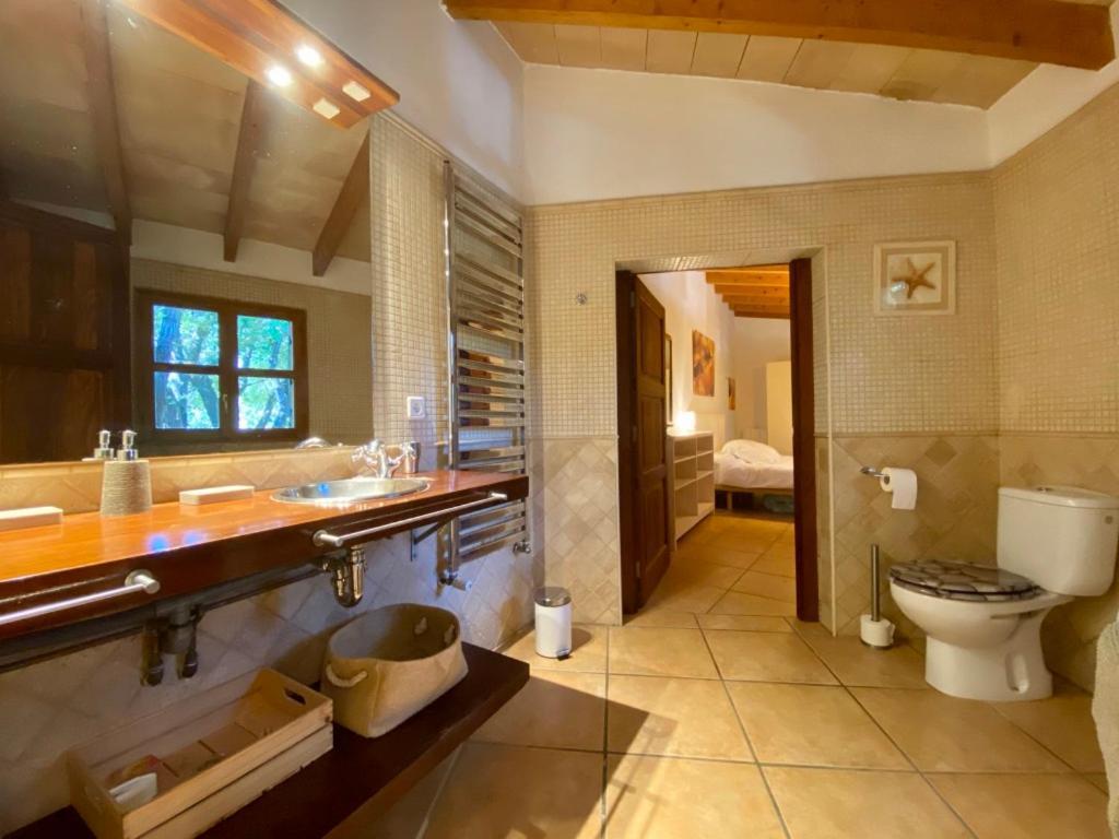 Fabulous Rustic Villa Set On Mountain With Unique Views Валдемоса Екстериор снимка